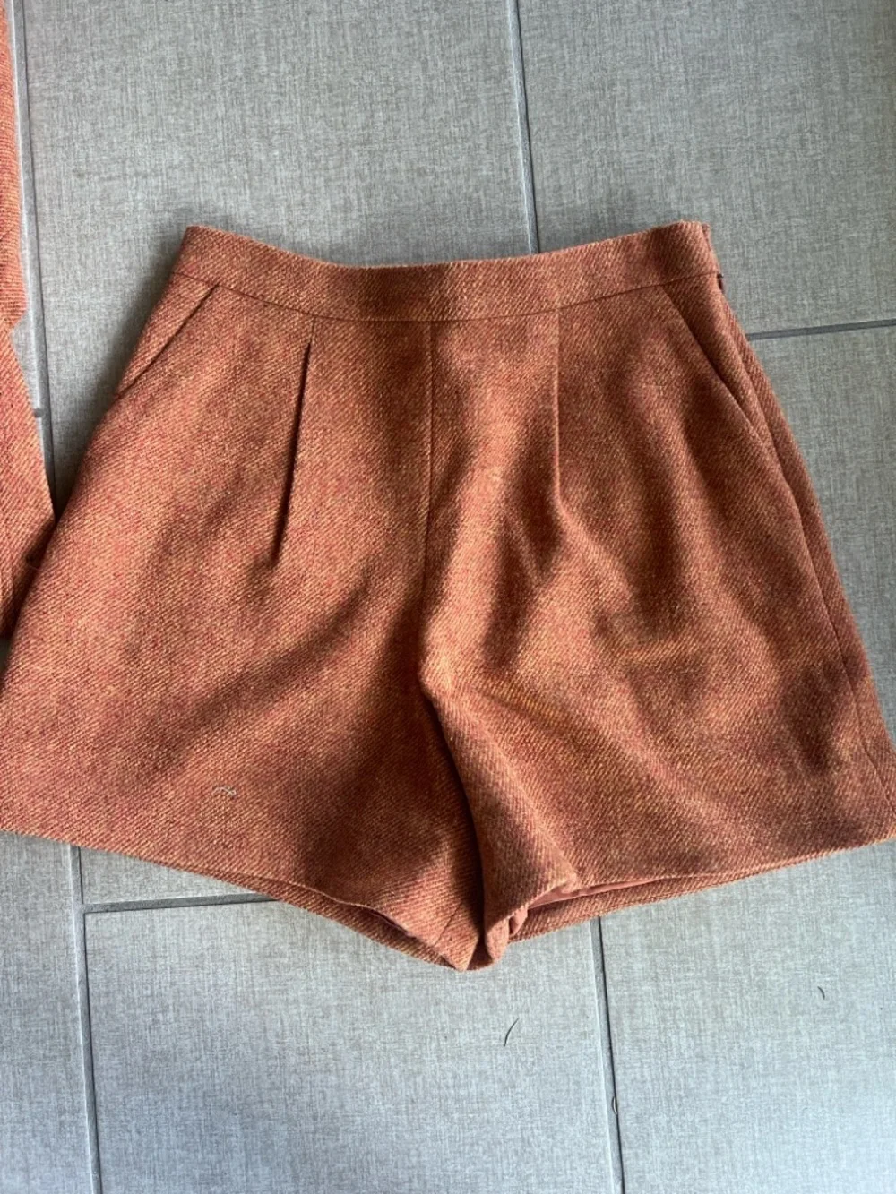 Sezane Will jacket and Ismael shorts set - Picture 10 of 16